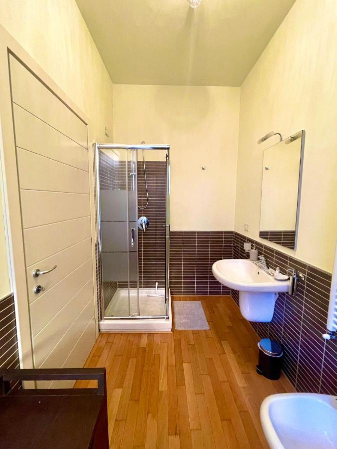 Luxury Four-Room Apartment In Monza Centro - 2 Min Walk To Train Station Εξωτερικό φωτογραφία