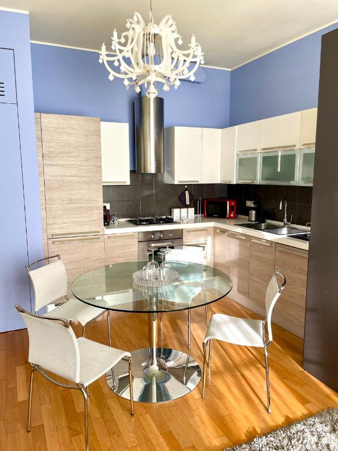 Luxury Four-Room Apartment In Monza Centro - 2 Min Walk To Train Station Εξωτερικό φωτογραφία